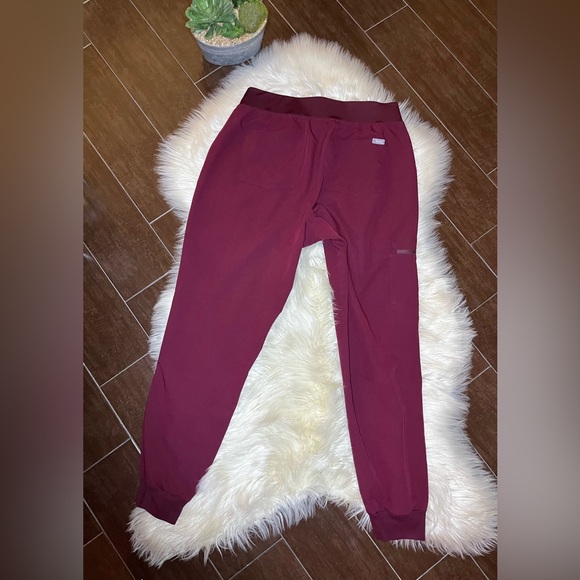 Figs Maroon joggers Sz large - Picture 4 of 7